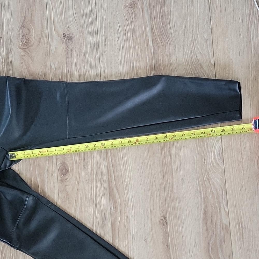 Reitmans Faux Leather pants size petite 4 - Picture 12 of 17